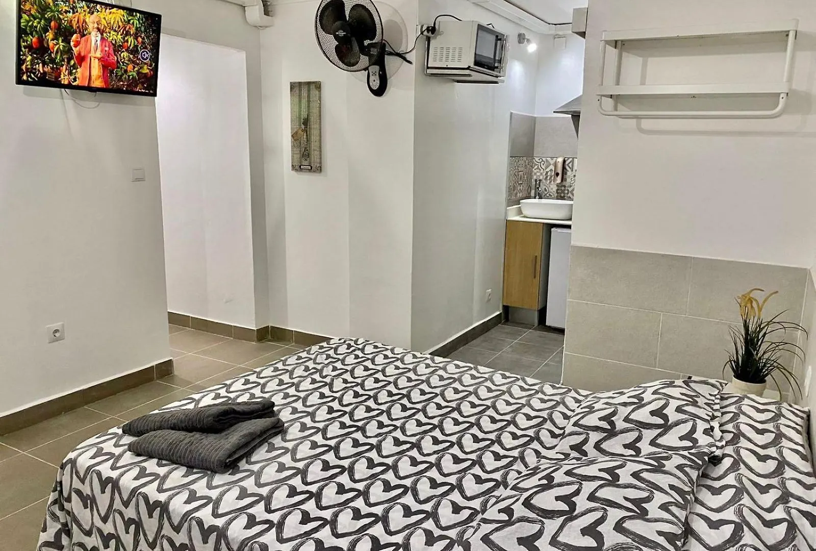Nice Apartment In Barcelona By Perita Next Metro St T1 Spain