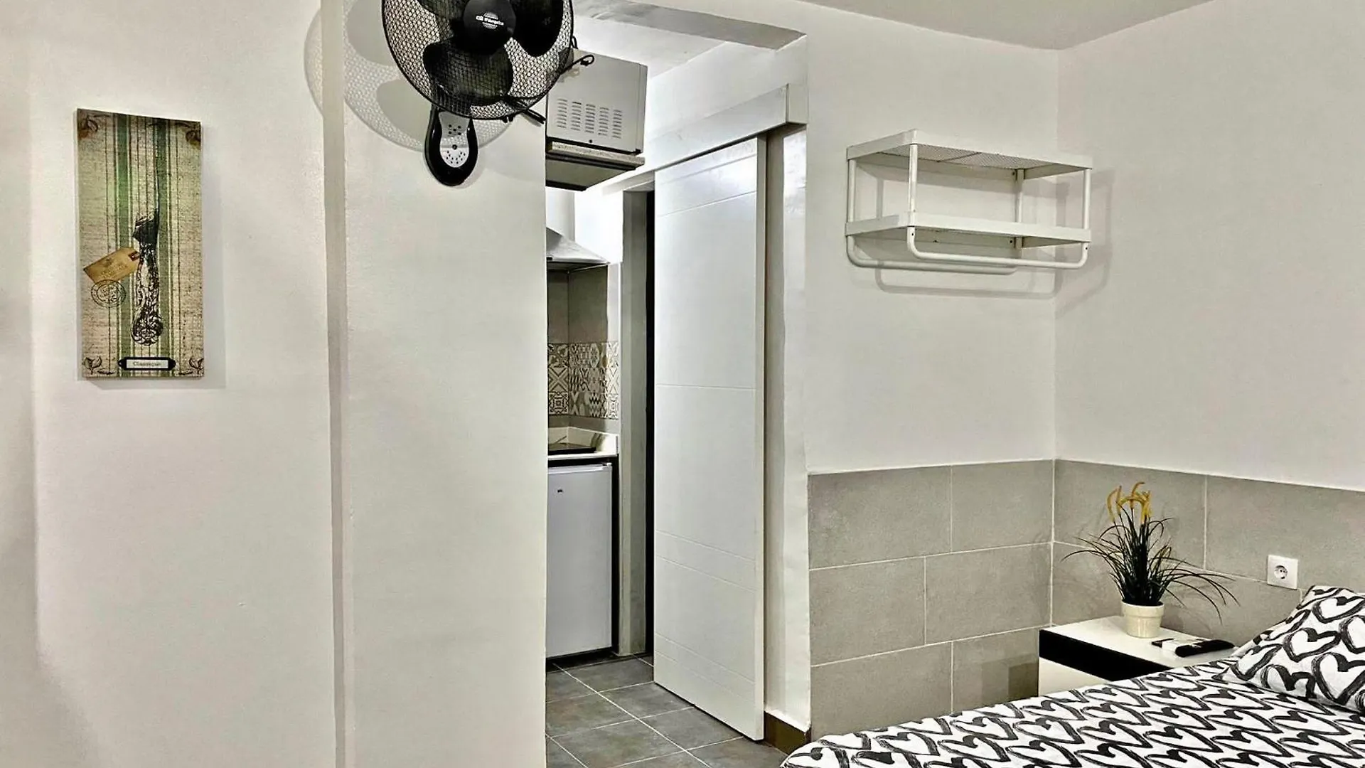 Nice Apartment In Barcelona By Perita Next Metro St T1
