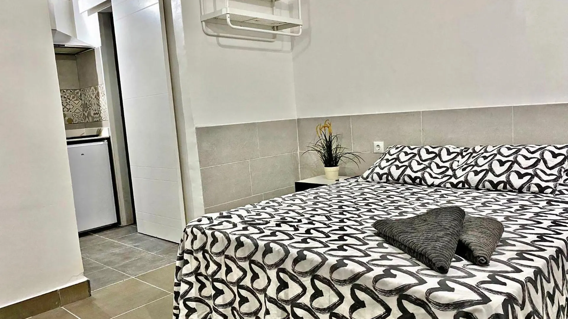 Nice Apartment In Barcelona By Perita Next Metro St T1
