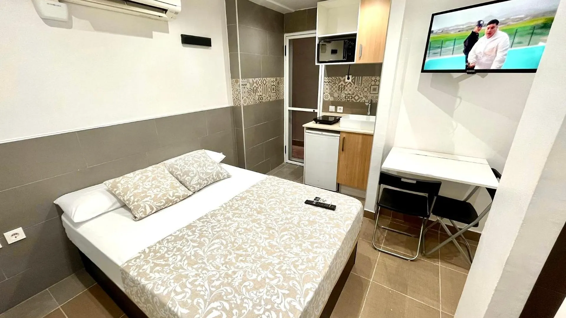 Nice Apartment In Barcelona By Perita Next Metro St T1